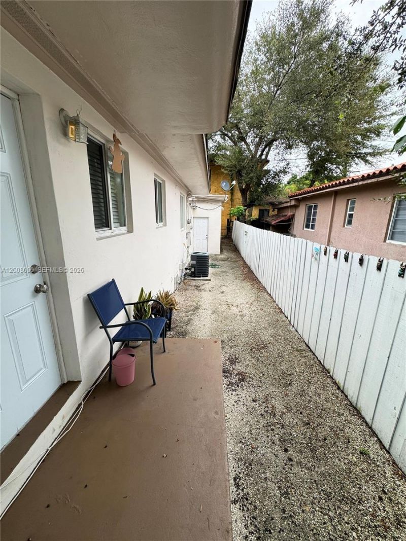 4 NE 47th St, Miami, FL 33137 Photo