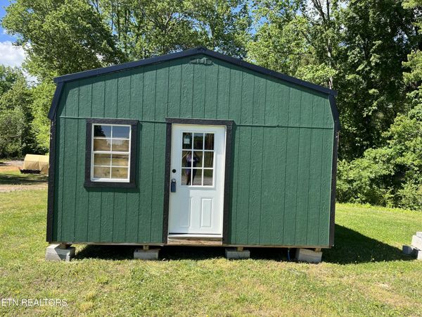 114 E C Noe Rd, Oliver Springs, TN 37840