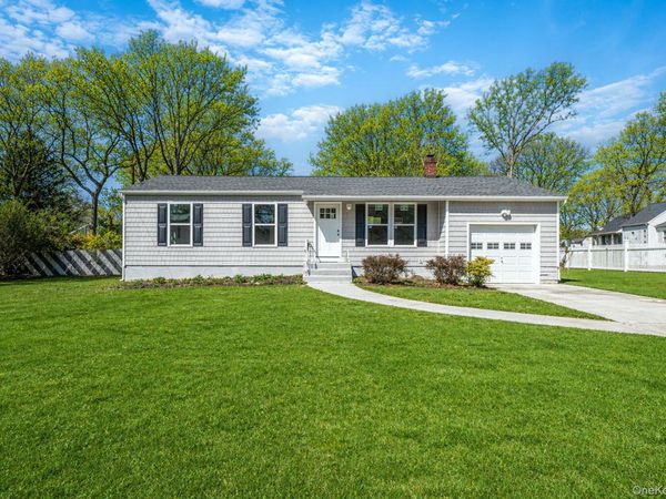 38 Hopes Avenue , Holtsville, NY 11742