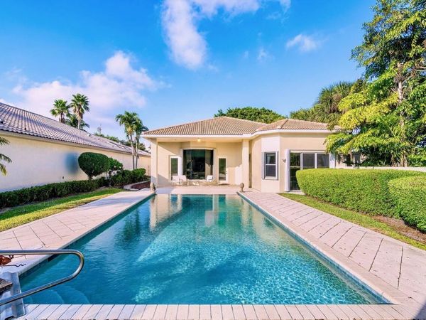 56 Island Drive, Boynton Beach, FL 33436