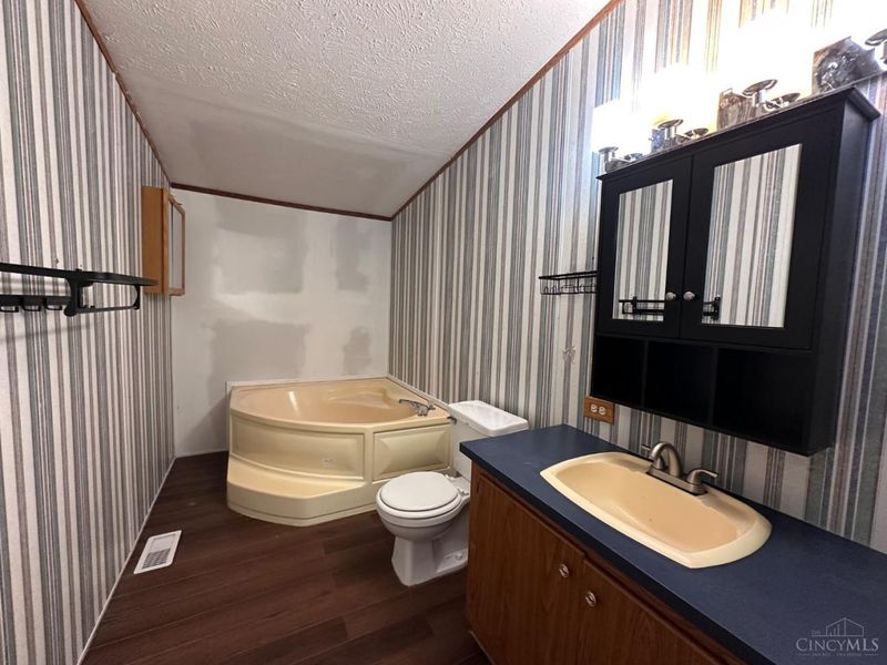 102 Maple Run Drive, Hillsboro, OH 45133 Photo 19