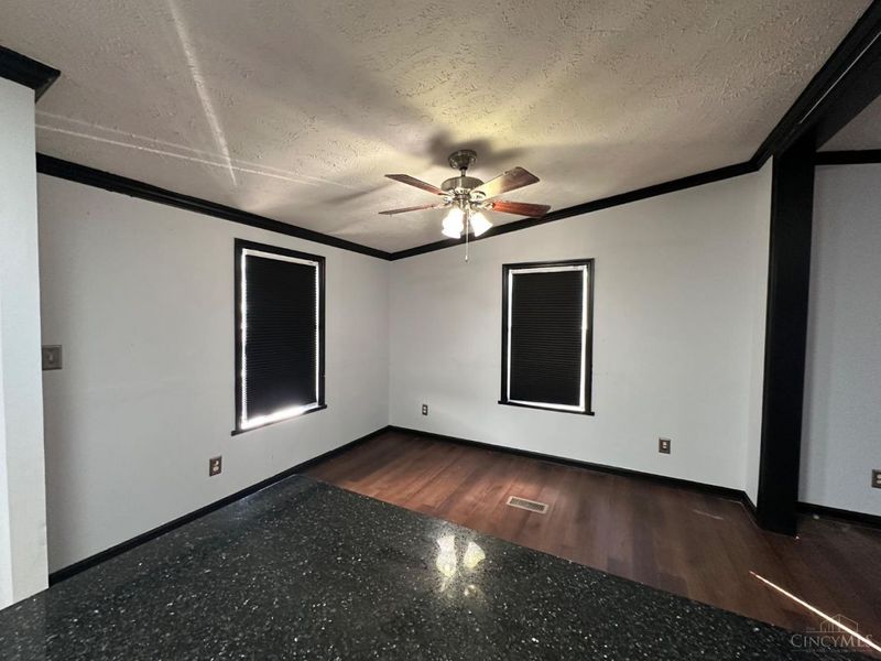 102 Maple Run Drive, Hillsboro, OH 45133 Photo 7