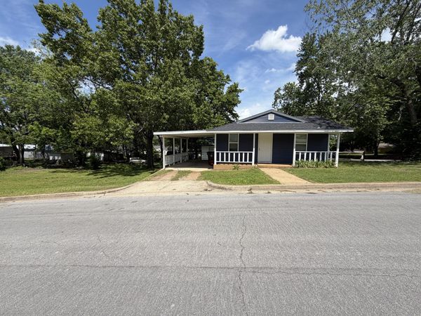 811 Texas Street , West Plains, MO 65775