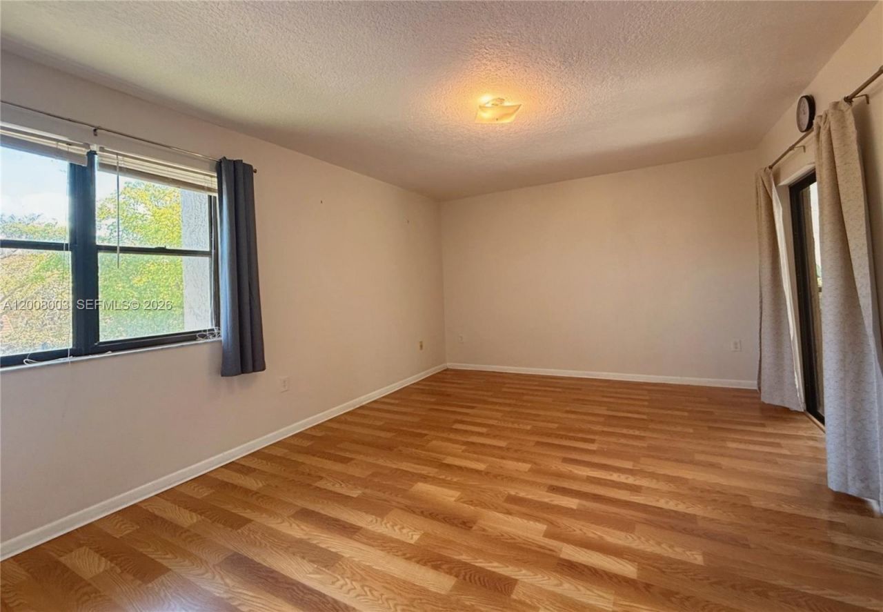 511 Ives Dairy Rd , Unit 301-6, Miami, FL 33179 Photo