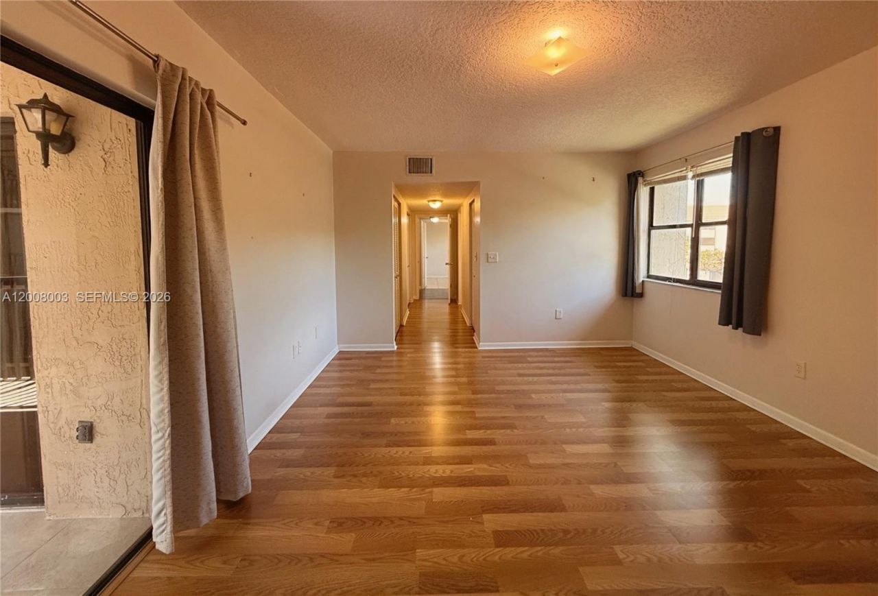 511 Ives Dairy Rd , Unit 301-6, Miami, FL 33179 Photo