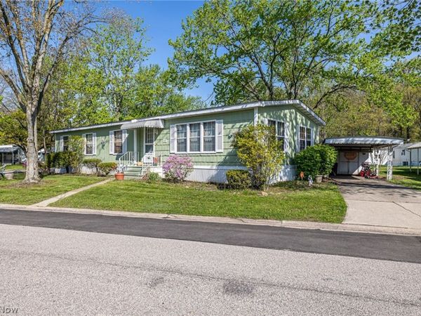 16 Grand Boulevard , Olmsted Twp, OH 44138