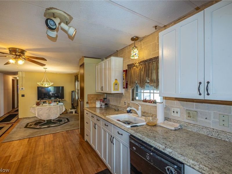 16 Grand Boulevard, Olmsted Township, OH 44138 Photo 8