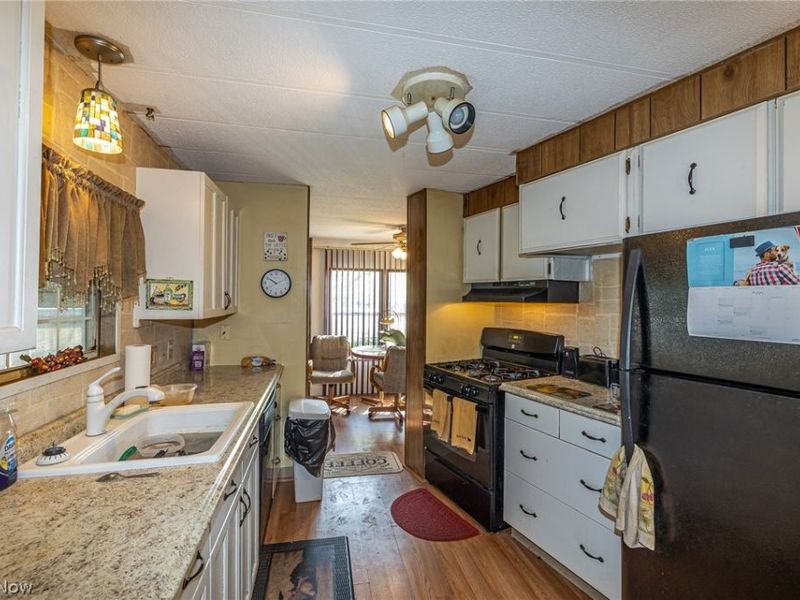 16 Grand Boulevard, Olmsted Township, OH 44138 Photo 9