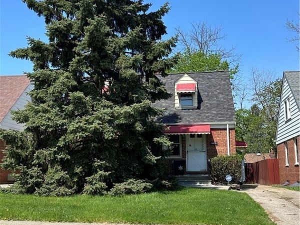 18413 Waterbury Avenue , Maple Heights, OH 44137