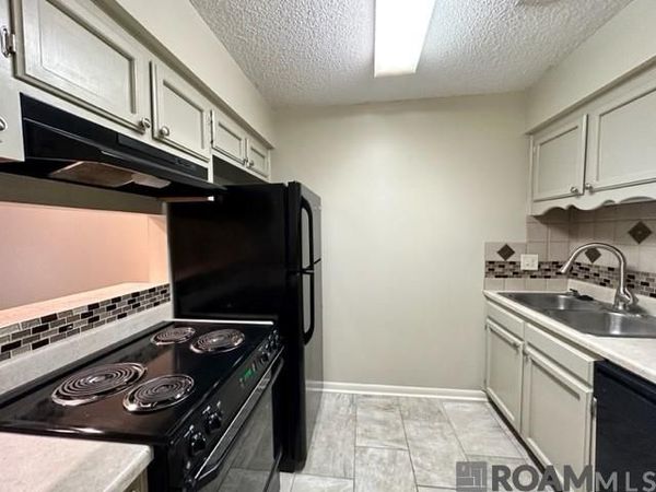 5232 Buttercreek Ln, Unit #F6, Baton Rouge, LA 70809