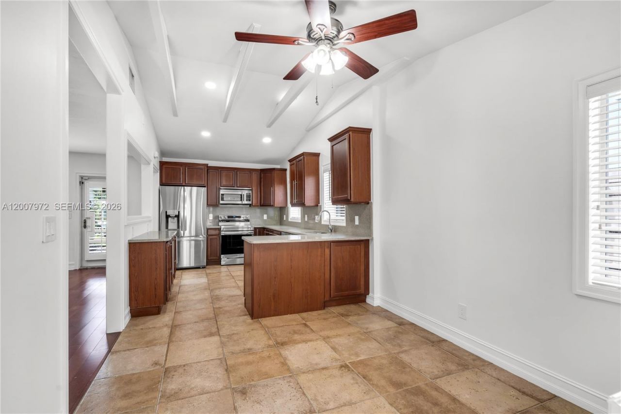 720 NE 17th Ter, Fort Lauderdale, FL 33304 Photo