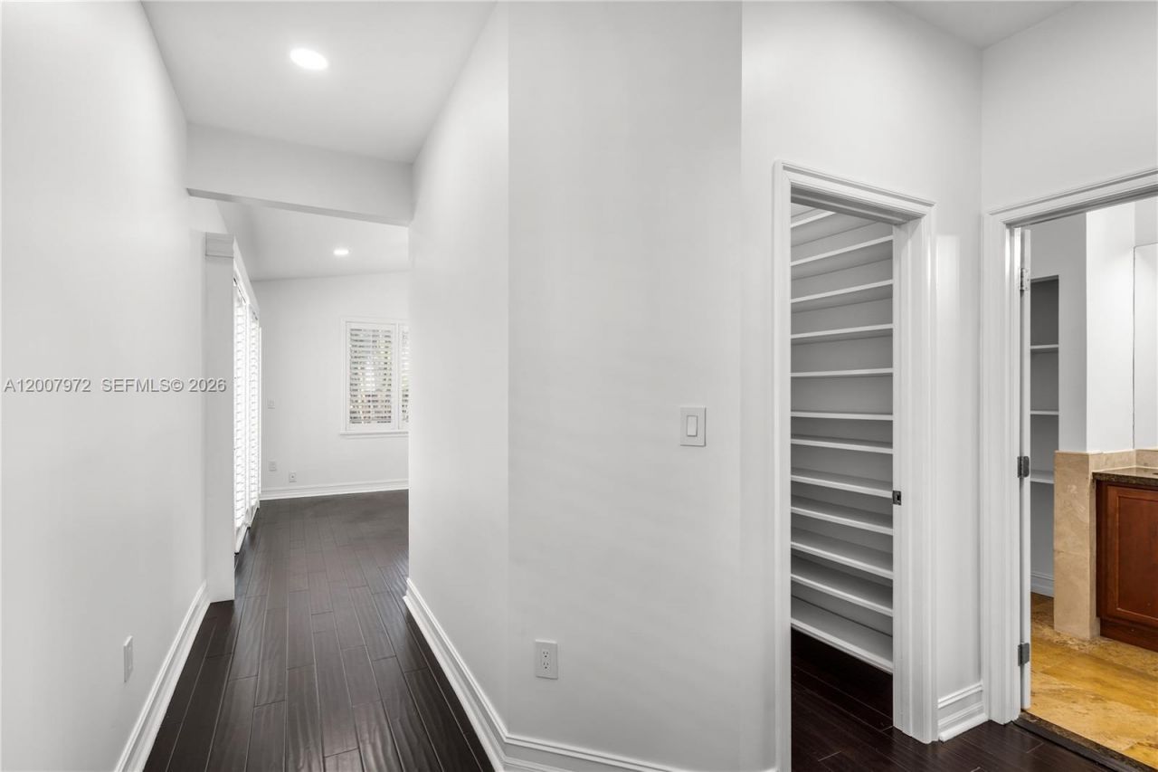 720 NE 17th Ter, Fort Lauderdale, FL 33304 Photo