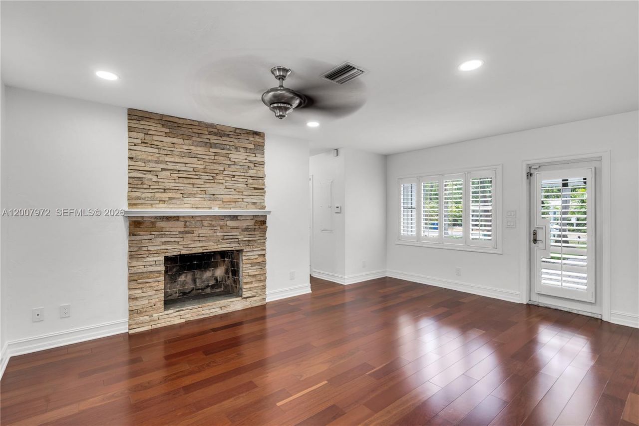 720 NE 17th Ter, Fort Lauderdale, FL 33304 Photo