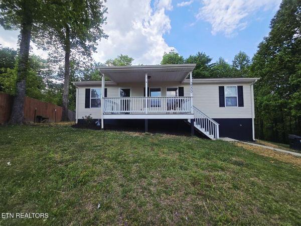 2500 Cherry Fork Rd, Helenwood, TN 37755