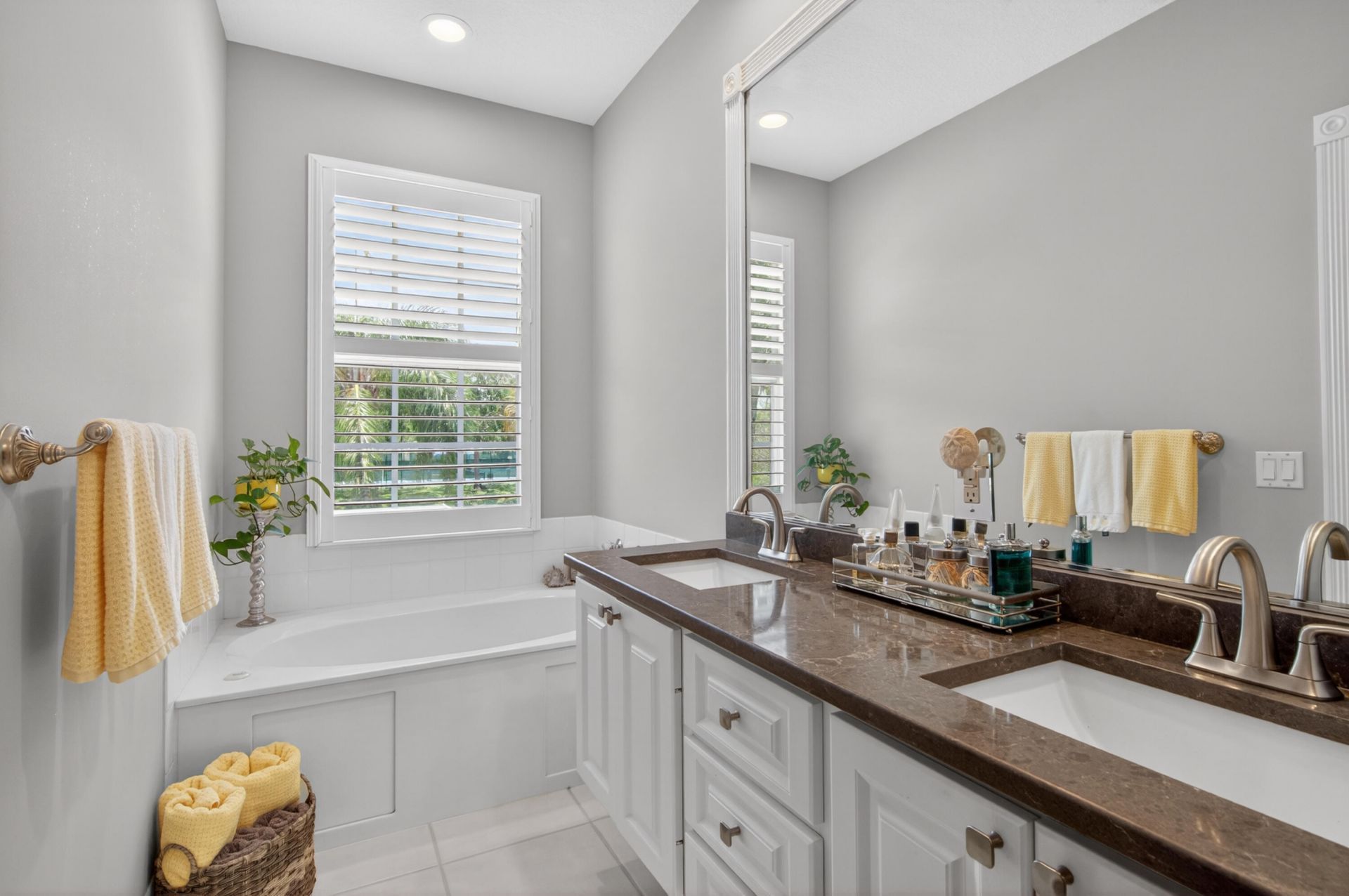 423 Capistrano Drive, Palm Beach Gardens, FL 33410 Photo
