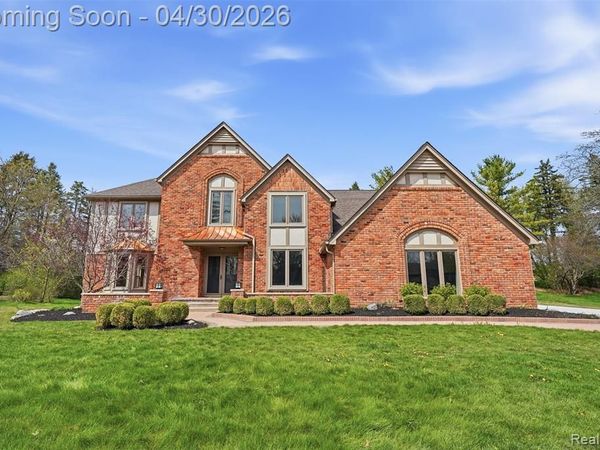 1906 Independence Court, Rochester Hills, MI 48306