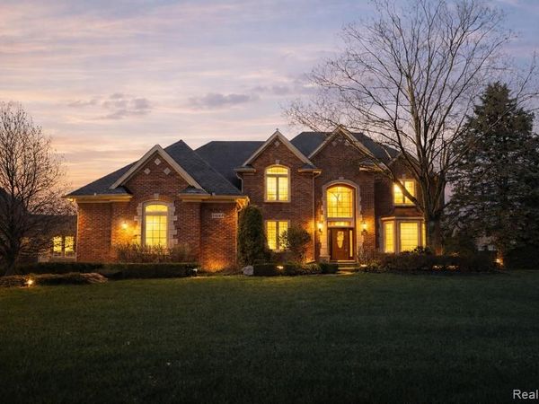 54182 Queensborough Drive, Shelby Twp, MI 48315