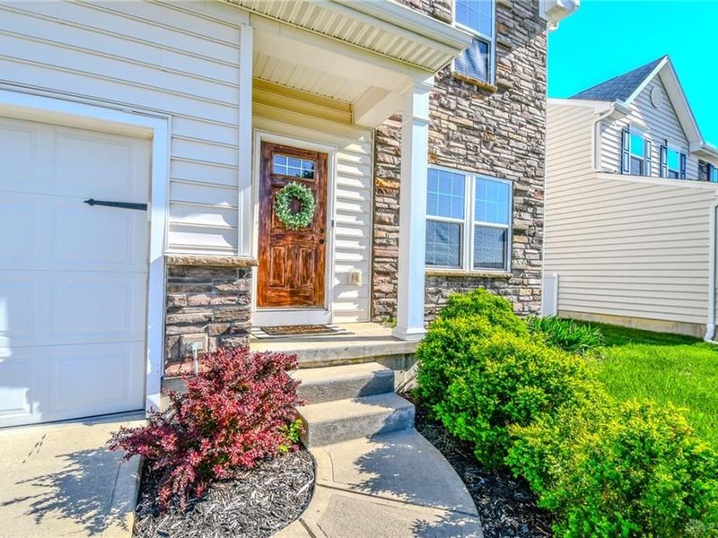 2457 Sunset Maple Drive, Tipp City, OH 45371 Photo 2