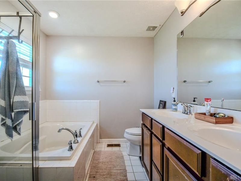 2457 Sunset Maple Drive, Tipp City, OH 45371 Photo 22