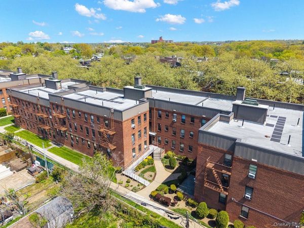 21519 48th Avenue , Unit 2E, Oakland Gardens, NY 11364