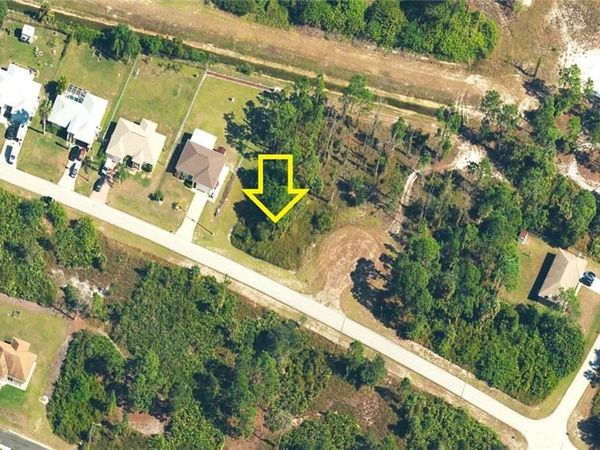 1033 Parker CT , LEHIGH ACRES, FL 33974