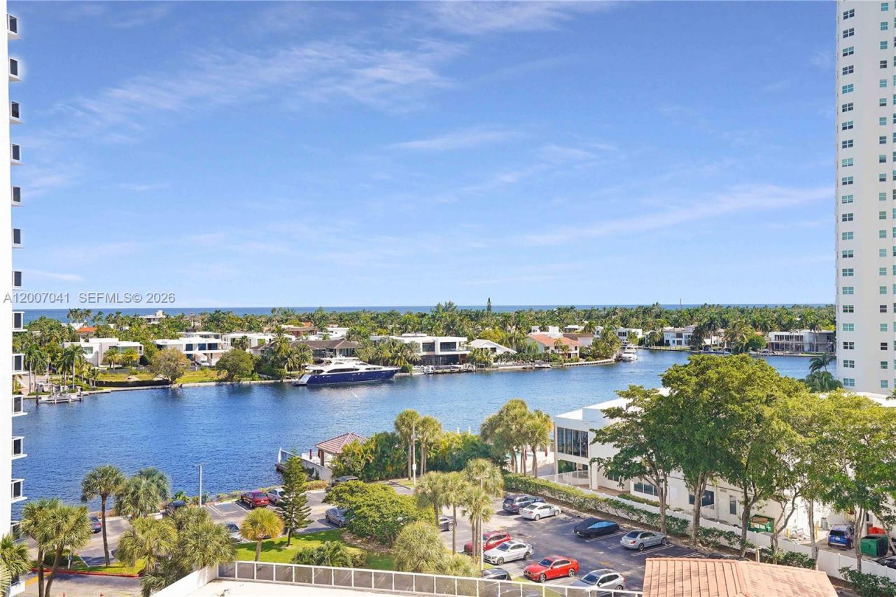 20505 E Country Club Dr , Unit 836, Aventura, FL 33180 Photo