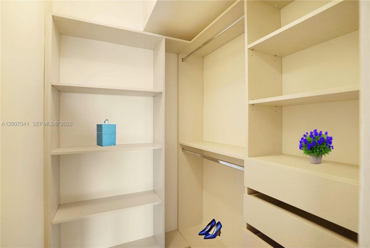 20505 E Country Club Dr , Unit 836, Aventura, FL 33180 Photo