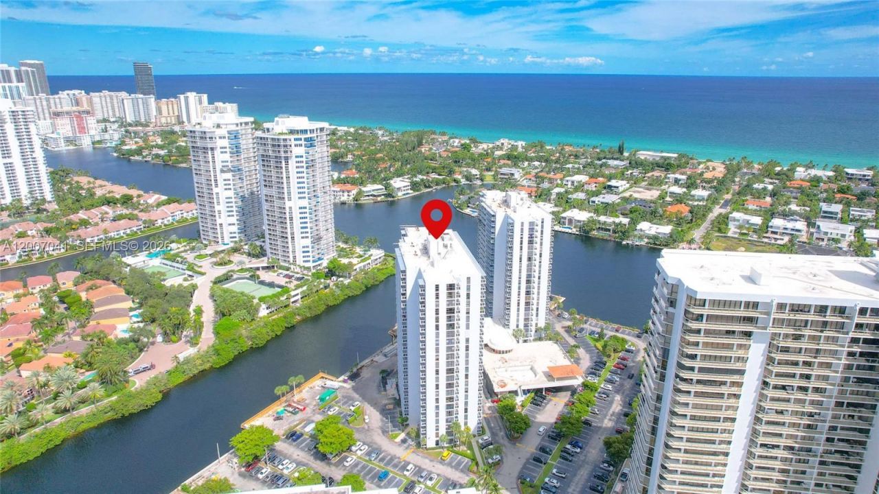 20505 E Country Club Dr , Unit 836, Aventura, FL 33180 Photo