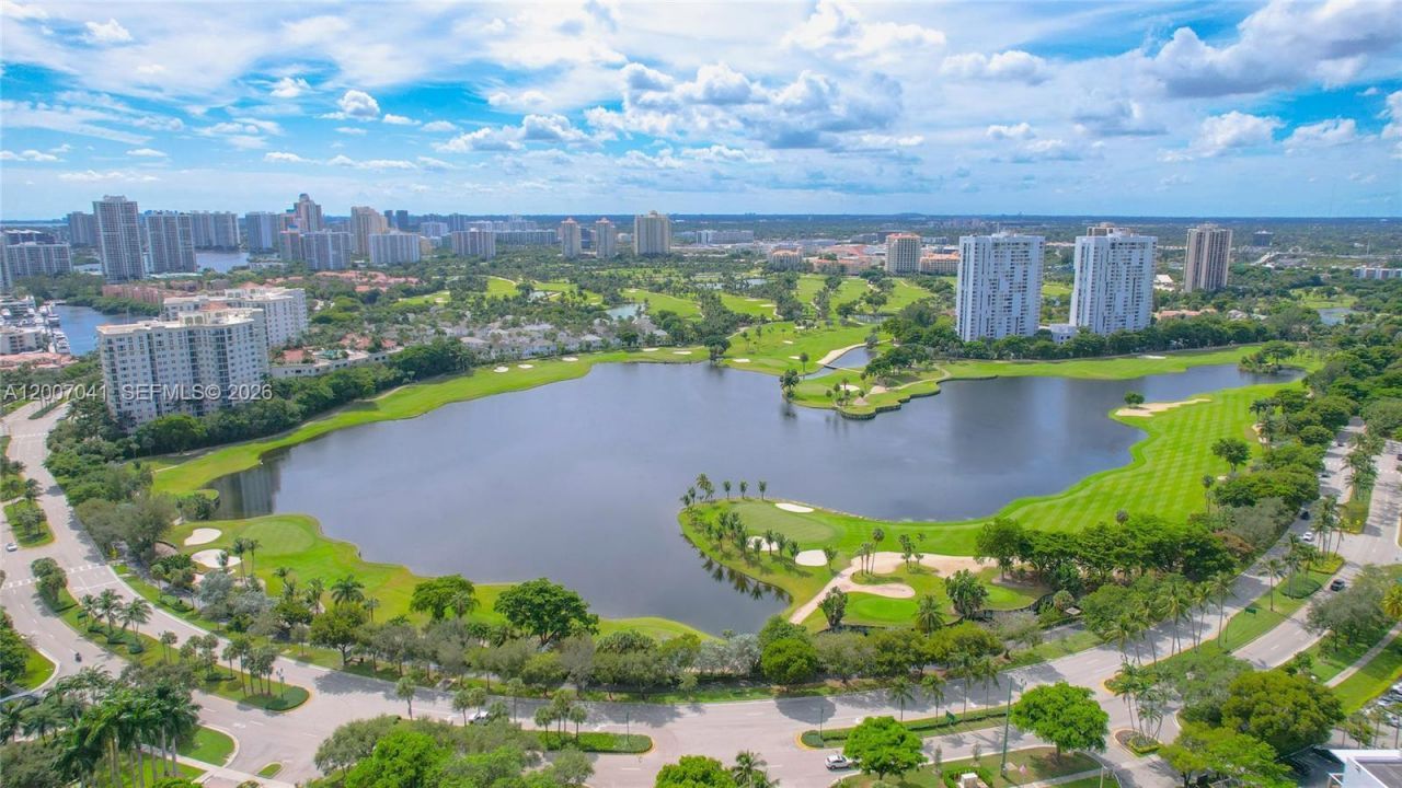 20505 E Country Club Dr , Unit 836, Aventura, FL 33180 Photo