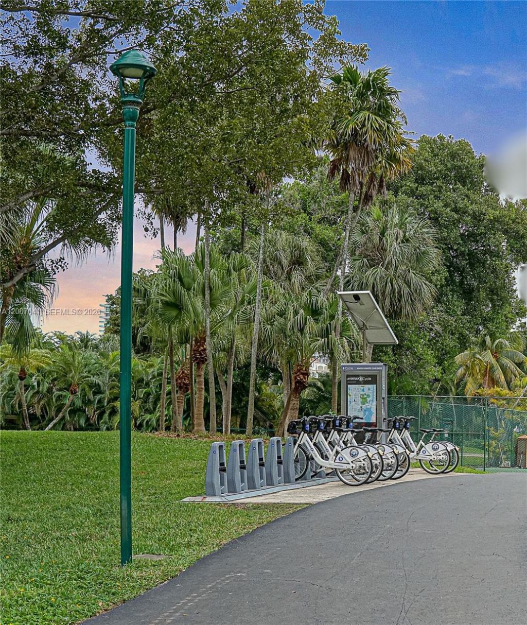 20505 E Country Club Dr , Unit 836, Aventura, FL 33180 Photo