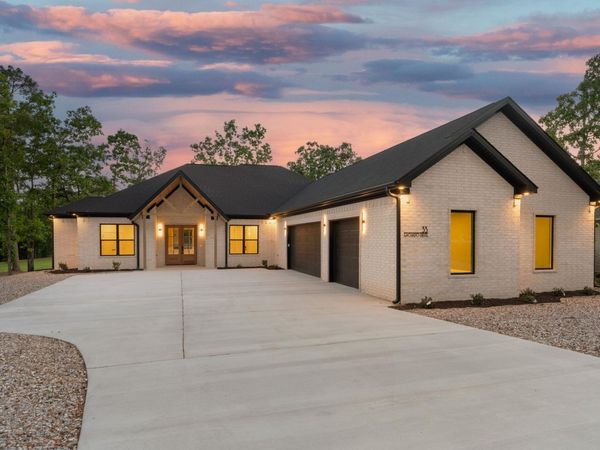 33 Fachado Drive, Hot Springs Village, AR 71909