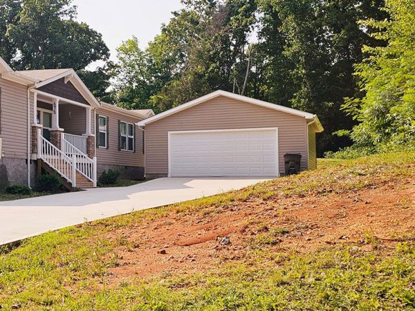 675 Winchester Rd, Lenoir City, TN 37772