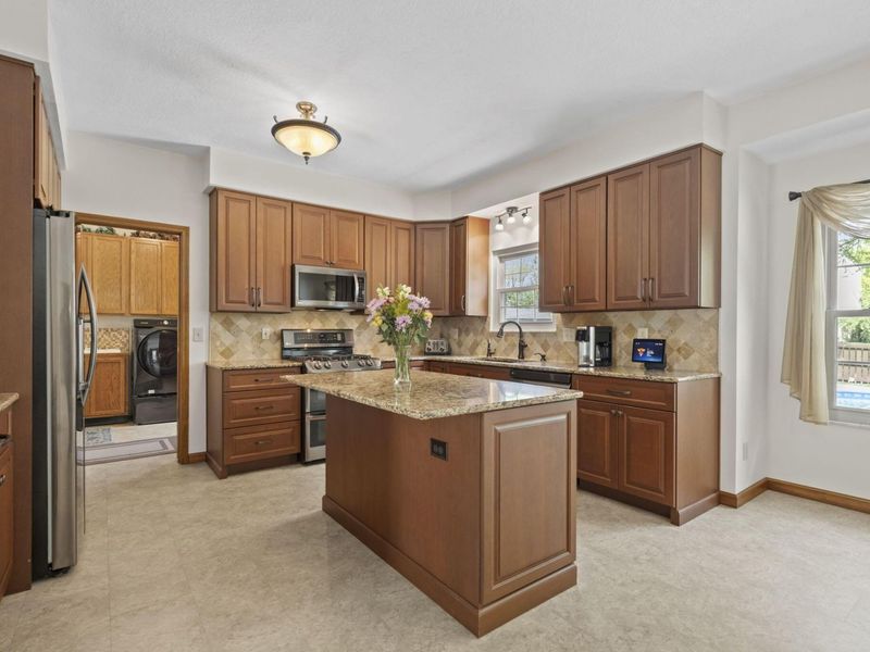 2458 Hickorybend Court, Grove City, OH 43123 Photo 8