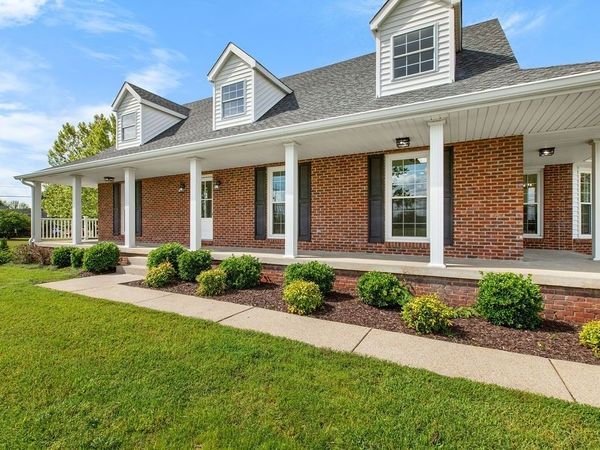 754 Veterans Pkwy , Murfreesboro, TN 37128