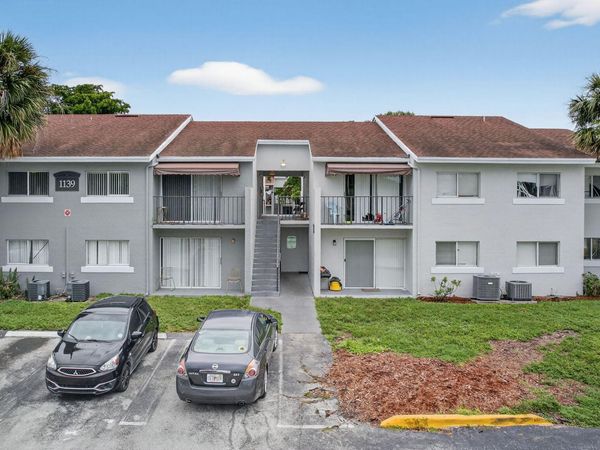 1139 Lake Terry Drive, Unit M, West Palm Beach, FL 33411