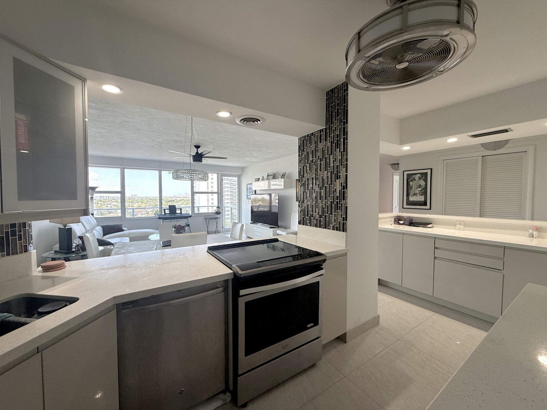 3333 NE 34th Street, Unit 1002, Fort Lauderdale, FL 33308 Photo