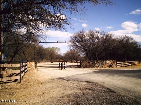 000 N COUGAR Trail, Unit 95, Saint David, AZ 85630