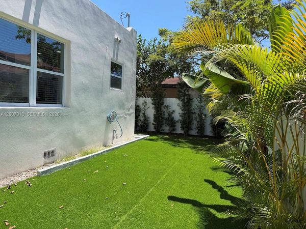 2272 SW 13th St , Miami, FL 33145