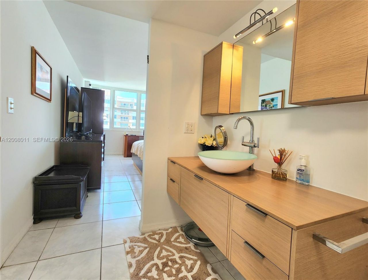 2030 S Ocean Dr , Unit 2026, Hallandale Beach, FL 33009 Photo