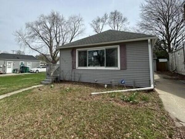1122 Cleo Street, Lansing, MI 48915