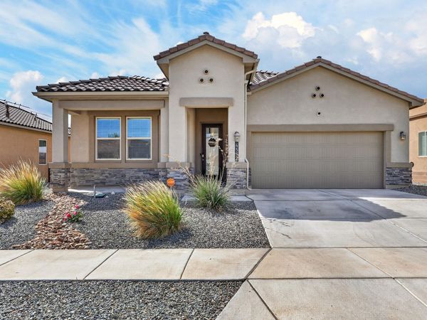 4532 Skyline Loop NE, Rio Rancho, NM 87144