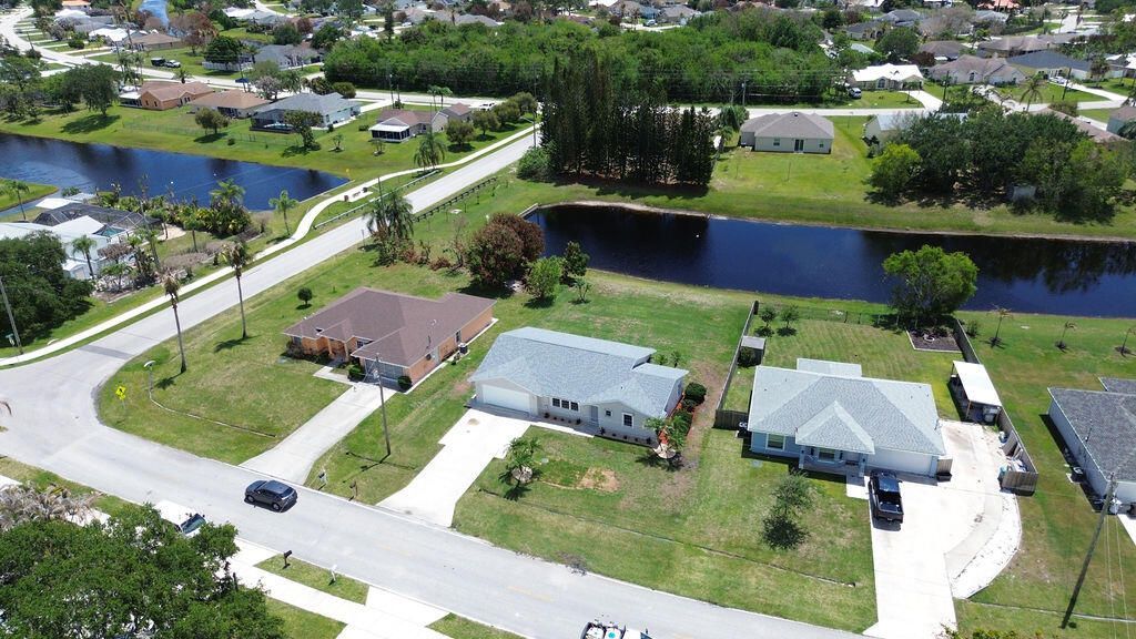 2592 SE Grand Drive, Port Saint Lucie, FL 34952 Photo