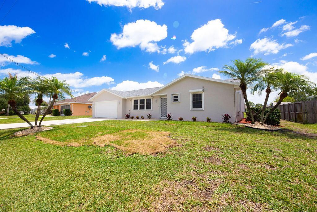 2592 SE Grand Drive, Port Saint Lucie, FL 34952 Photo