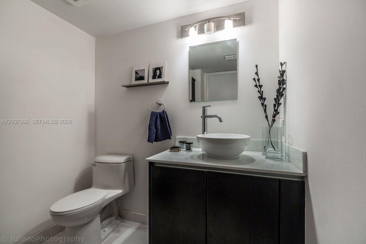 665 NE 25th St , Unit 1202, Miami, FL 33137 Photo