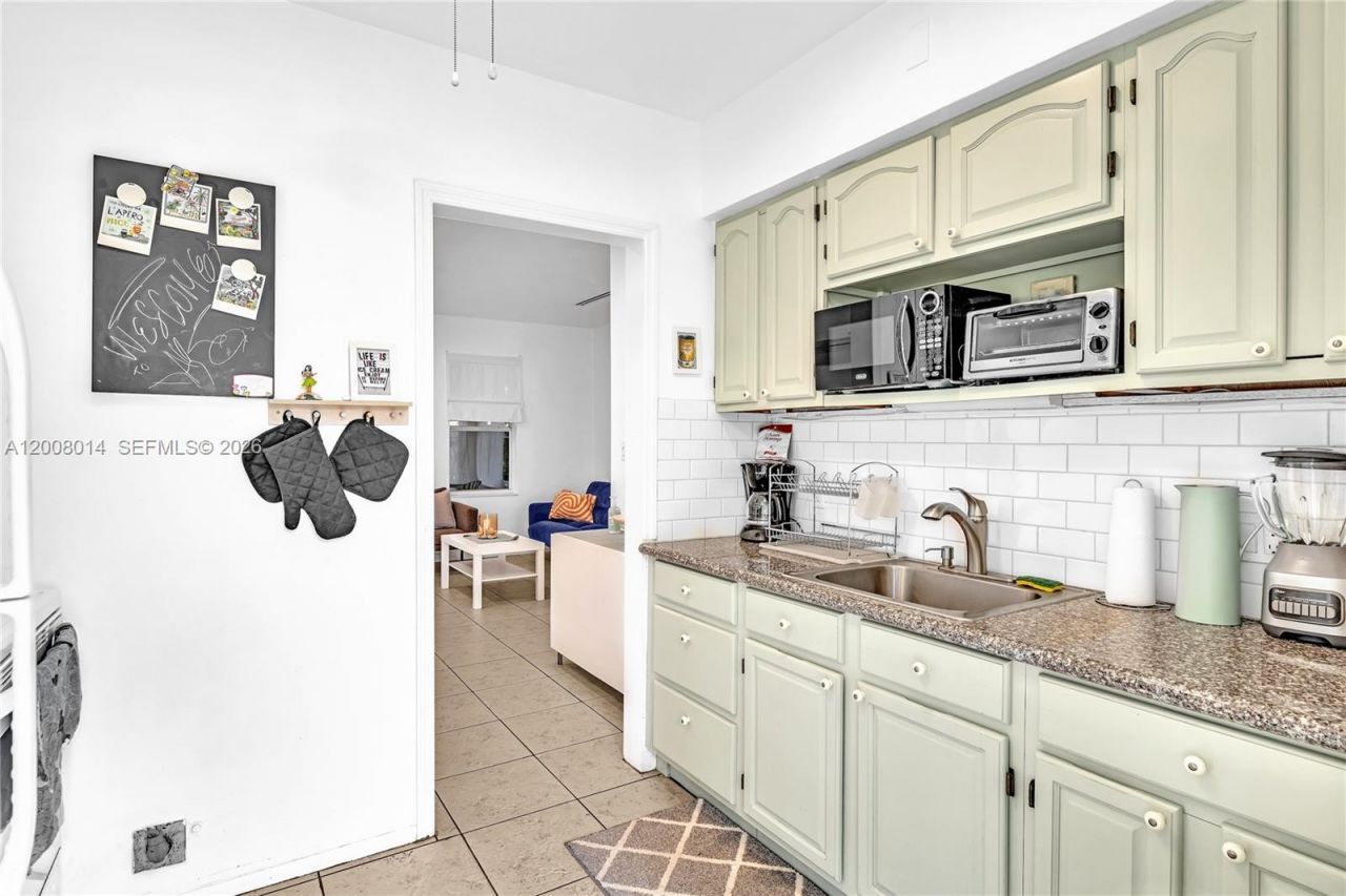 1220 NE 128th St , North Miami, FL 33161 Photo