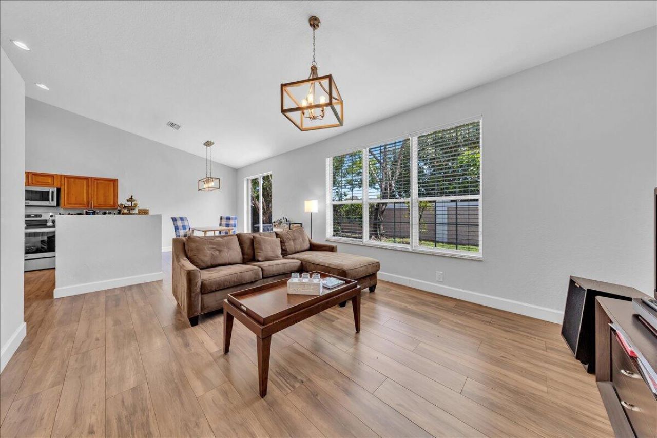 7600 S Aragon Boulevard, Unit 3, Sunrise, FL 33322 Photo