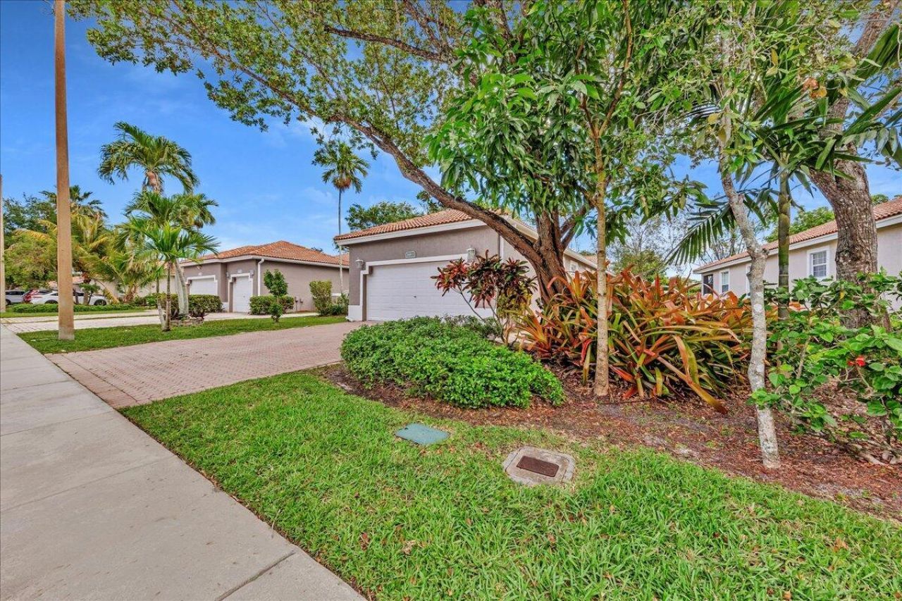 7600 S Aragon Boulevard, Unit 3, Sunrise, FL 33322 Photo
