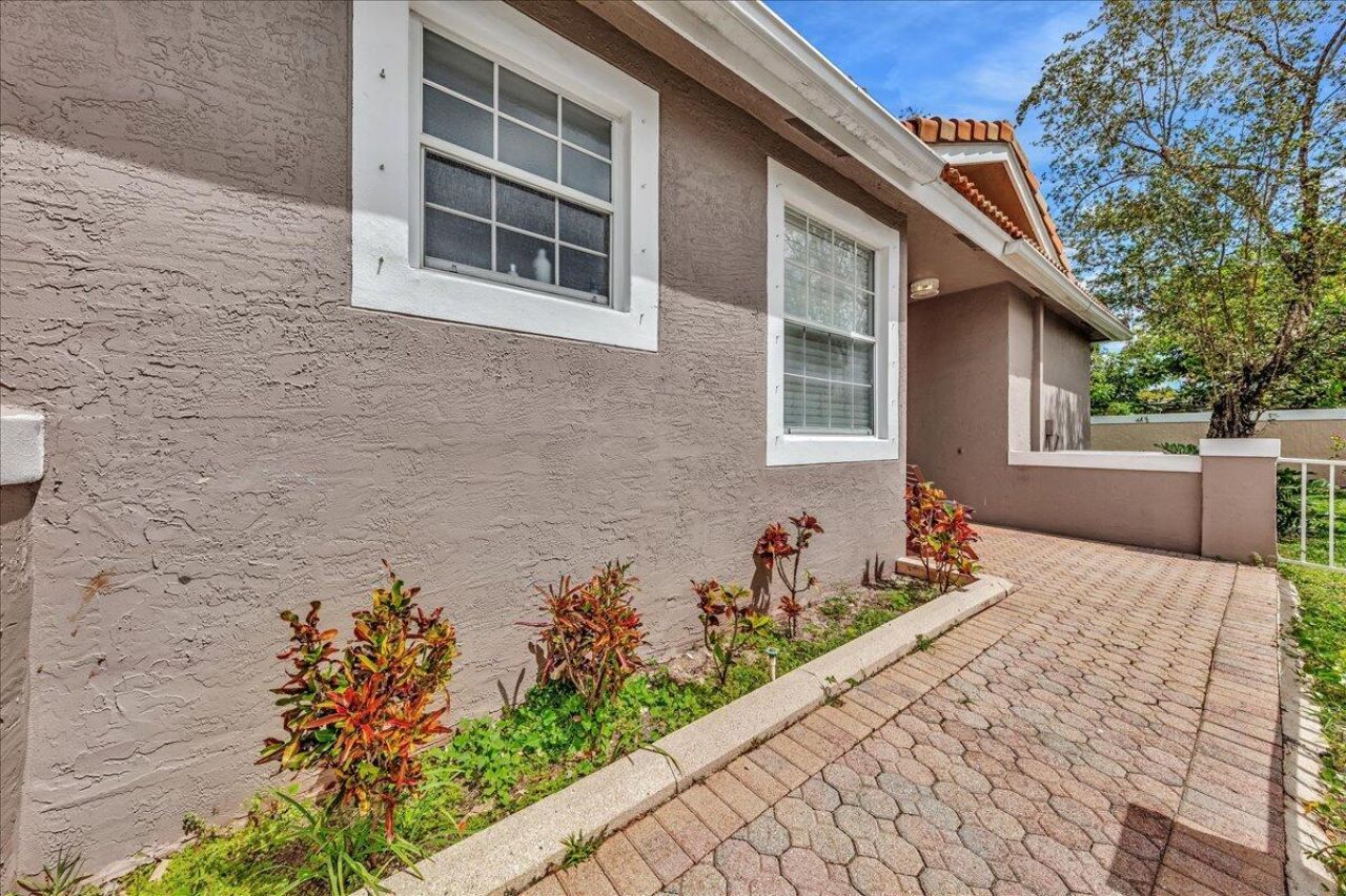 7600 S Aragon Boulevard, Unit 3, Sunrise, FL 33322 Photo
