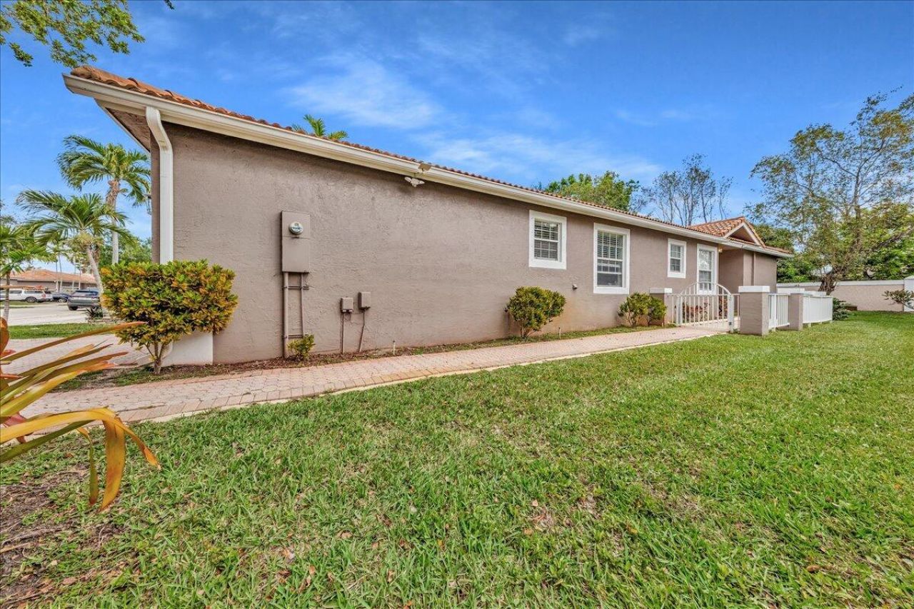 7600 S Aragon Boulevard, Unit 3, Sunrise, FL 33322 Photo