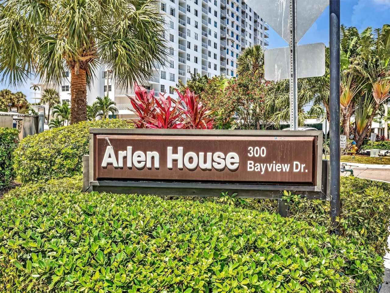 300 Bayview Dr, Unit 902, Sunny Isles Beach, FL 33160 Photo